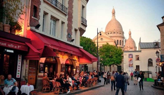 VIEW ON THE SACRE CŒUR- MONTMARTRE, OVERLOOKING THE ROOFTOPS OF PARIS