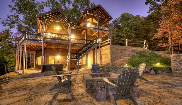 View-Topia - Stunning Views, Hot tub, Air Hockey & Firepit!