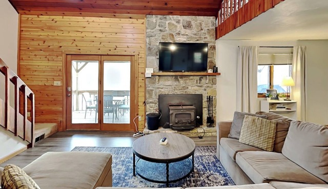 Views & Brews by Taylor Made Deep Creek