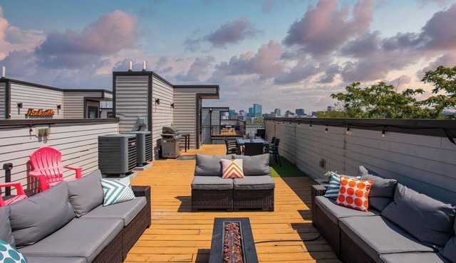 🏙️ Views 🌆 from Spectacular Rooftop | 🔥Fire Pit | Bach Groups!💃🏼🕺🏼