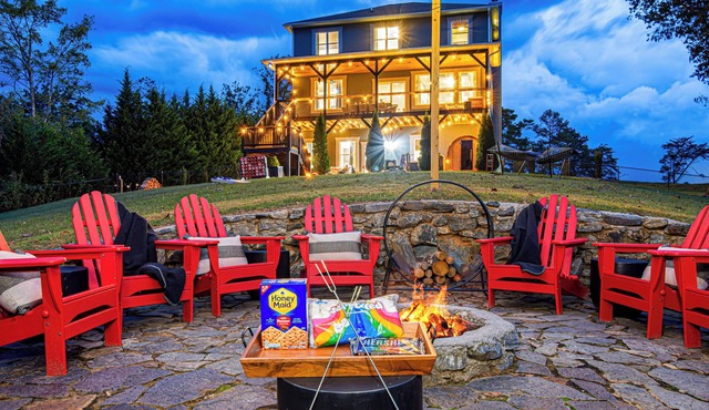 Views, Hot Tub, Theater, Game Room in Large Private Retreat Near Asheville!