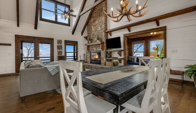 Views in the Blues: 3-Story Asheville Log Cabin with Hot Tub & Fire Pit