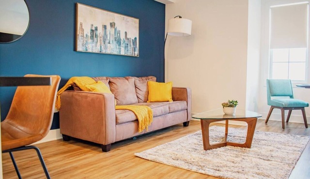 Views ! King 1 BR ! Free Parking! 30 to min NYC !