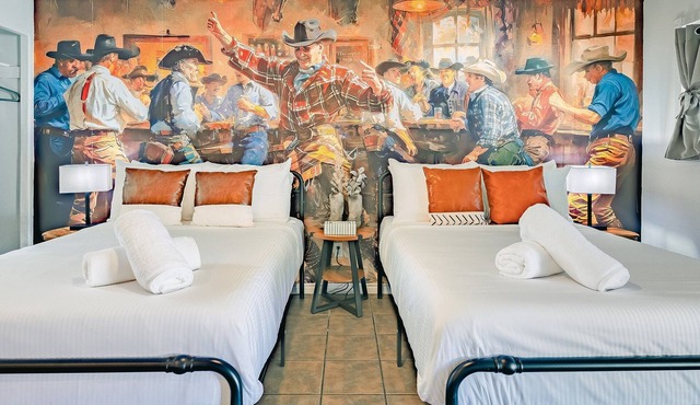 Views, Lux 2, Full Beds Suite, Pets OK AT Ramp 1