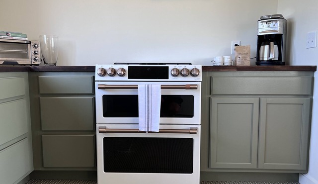 Views of Cape Cod Bay only 10 mins from Provincetown Center!