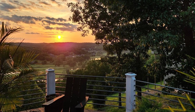 Views of Osage Golf Course & Osage River, 3 Balconies, Game Room, Sleeps 9