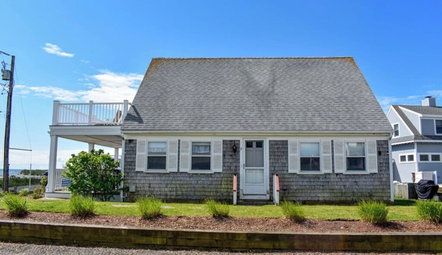 Views of Swan River and Nantucket Sound-100 yards from South Village Beach