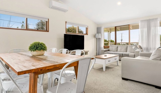 Views on Broadway - Pet friendly 4 bedroom home