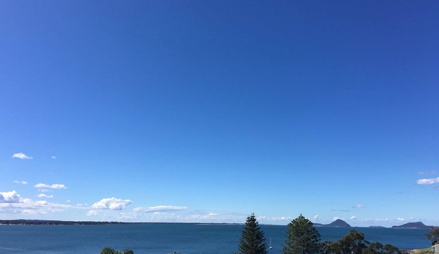 Views on Vista: Amazing views overlooking the bay and out through the headlands.