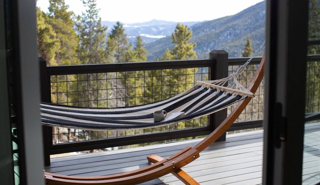 Views/Saltwater Hot Tub/Backs Natl Park/30 mins to Red Rocks Concerts/Luxe Build