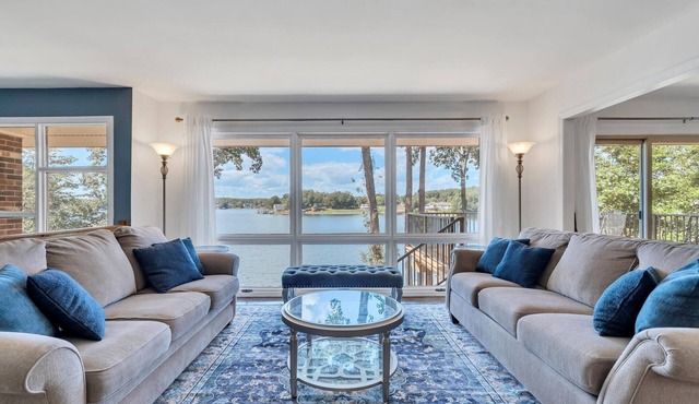 "Views to die for"/Family Friendly/Near HFB/Dock/Kayaks/Patio/Deck/Grill/GmRm