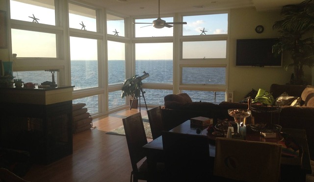 Views, views, views, beach, boating, and rooftop hot tub with amazing sunsets
