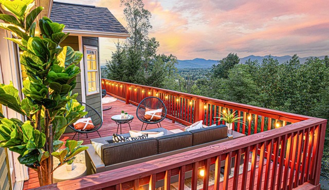 VIEWS w/Sauna+Hot Tub+Firepit+Gameroom+15minAVL