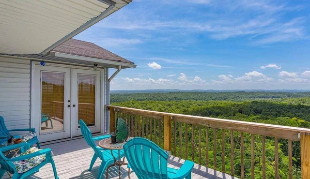 Viewtopia - New Hot Tub with Amazing Views on 160+ acres