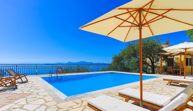 Viilla Ilios: Superb sceneries and views, private pool, WiFi, A/C