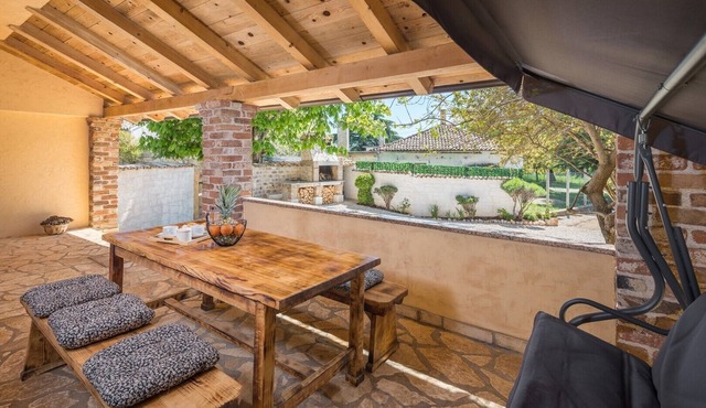 Viktoria/Casa Viktoria with private garden and BBQ