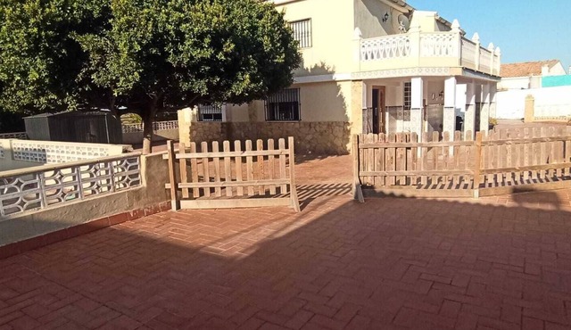 Villa with private pool in Picassent (Valencia)