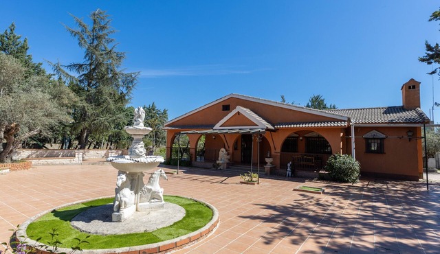 Villa Viñedo Sierra Oeste – Private Pool – 14 Guests – San Martín