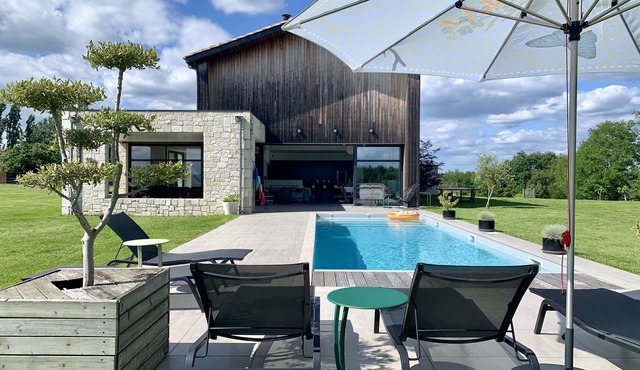 Villa Pourpre, 5* - Indoor-outdoor lounge concept & exceptional surroundings.