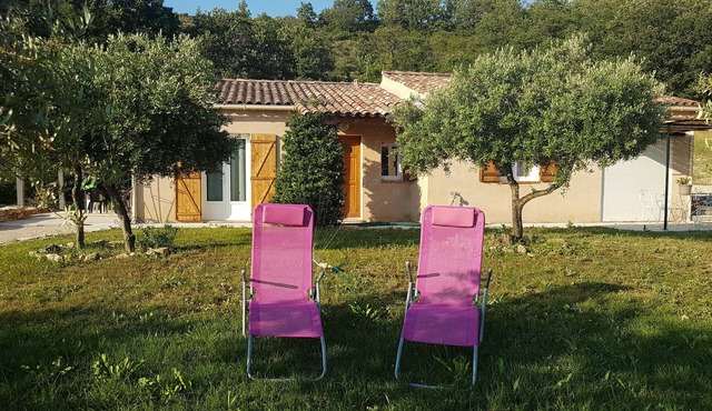 Villa Les Oliviers, in the countryside near the village