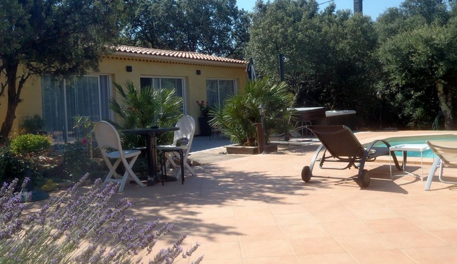 Villa with trees, pool and spa