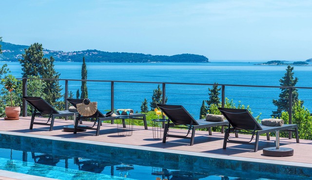 Vila Hortensia-With Private Pool and Beaches Front
