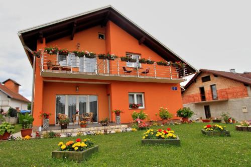 Vila Julija - Apartment & rooms