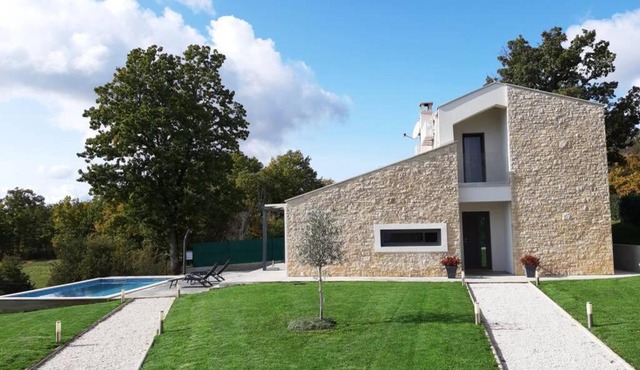 Vila Parizi