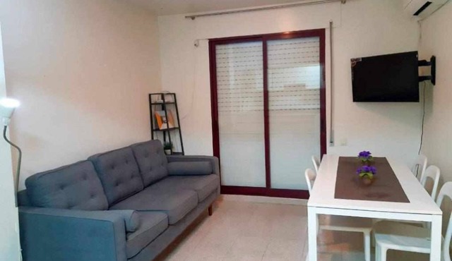 "Vilero" 3 sleepingrooms, 6 peoples, with balcony vews street/sea