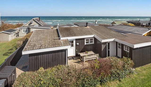 "Viljami" - 20m from the sea by Interhome