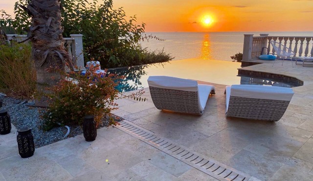 Vill'A Fiurentina – Erbalunga, piscine à débordement vue mer