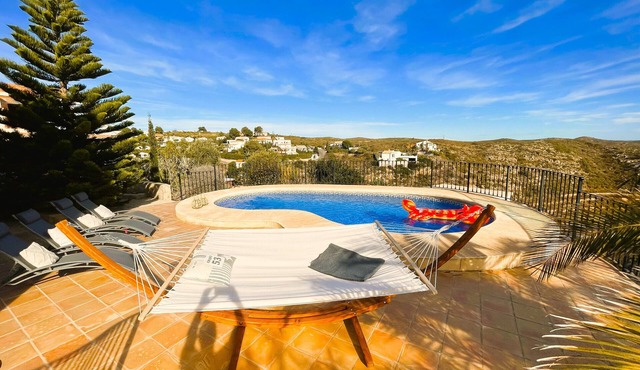 Villa 'Mimosa' with Sea View, Wi-Fi and Air Conditioning