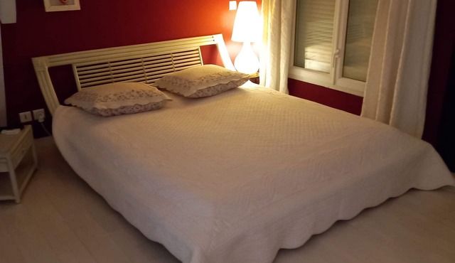 Villa has no swimming pool rented by the week for 6 people