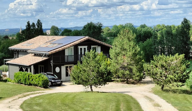 Villa Fauquié - A unique wooden house in the south of Dordogne with heated pool