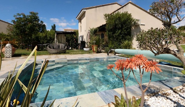 Villa with swimming pools, south of france, 6 people