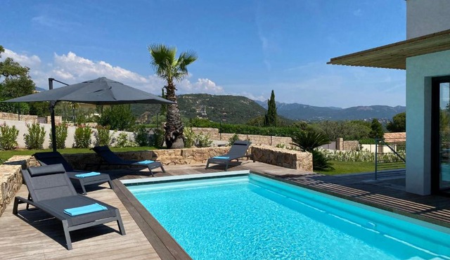 Villa Maria 12 pers piscine chauffée 5 min plage en voiture