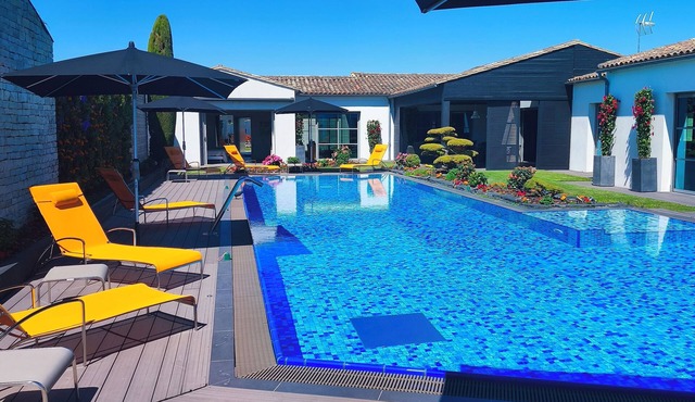 VILLA D'ARCHITECTE n A tranquil jewel ideally set in Sainte-Marie de Ré