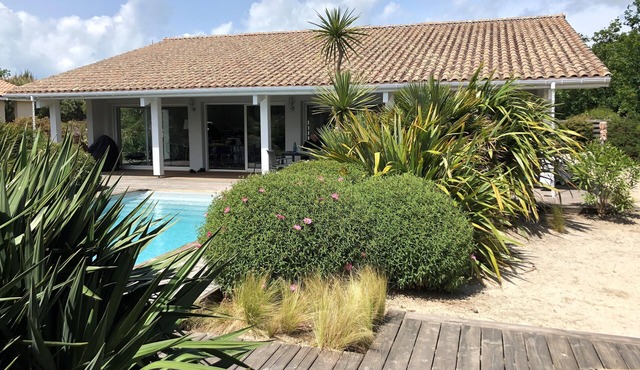 Villa à 5 Minutes de Locéan Dans un Cadre Magnifique