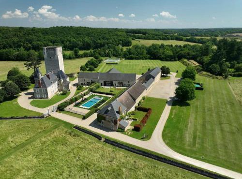 Villa élégante à Tendu avec piscine
