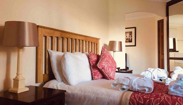 Villa 1, 3 Bedrooms, Sleeps 8, with Leisure Club Access