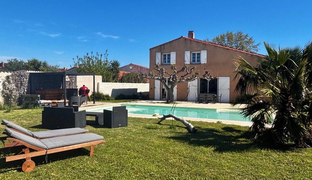 Villa 10 à 12 Personnes Avec Piscine à 10 min de la Plage