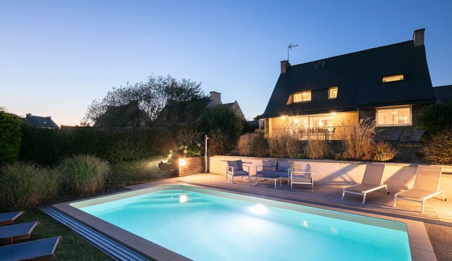 VILLA * 10-12 PERS SECURE HEATED SWIMMING POOL SEASIDE BEACH 30 M AWAY