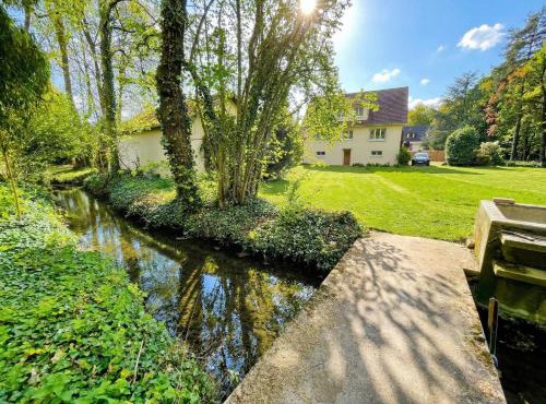 Villa 10-14 guests - 180m2 - private forest - CDG 7min - Disney 20min