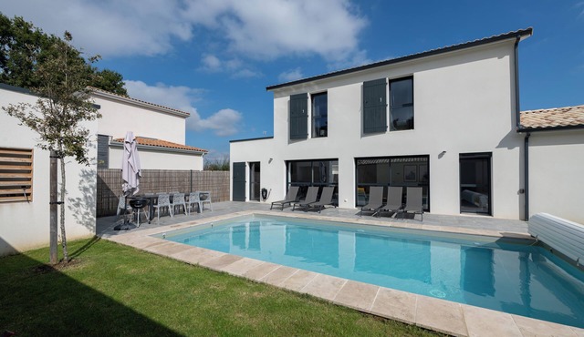 Villa 10 by Avecoeur