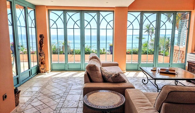 Villa 10 people, pool, sea view, beach on foot