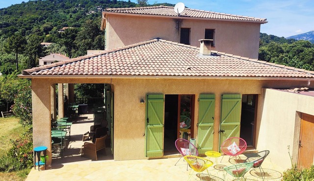 Villa 10 Personnes au Calme Entre mer et Montagne. 5 Chambres, 5 Salles de Bain