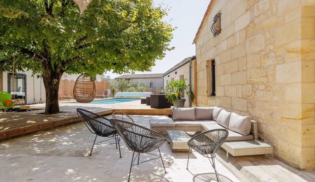 Villa '10 Personnes' with Private Pool, Wi-Fi and Air Conditioning