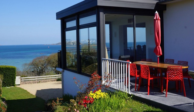 Villa 100 m from the sea with exceptional views of the bay of Perros-Guirec