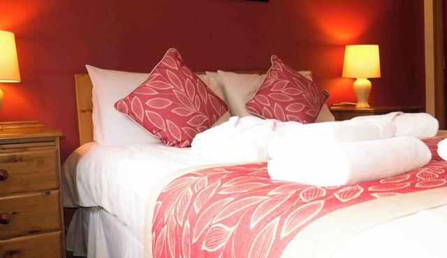 Villa 11, 3 Bedrooms, Sleeps 8, with Leisure Club Access