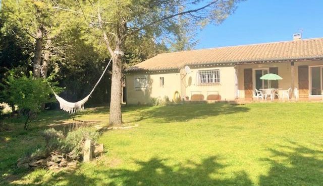 Villa 110m2, 7 pers, Jacuzzi , 3 chambres, terrain clos et arboré 2500m2